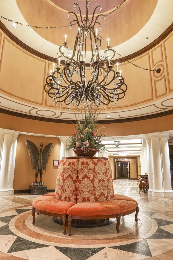 Lobby-V-min