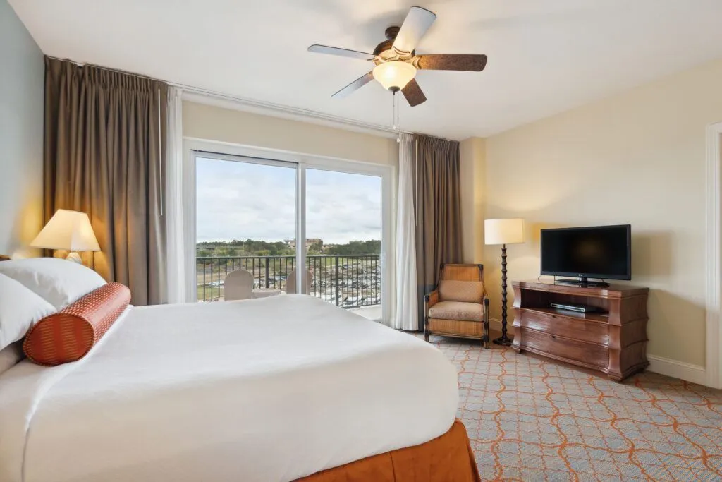 2 Bedroom Deluxe-King Bedroom-min