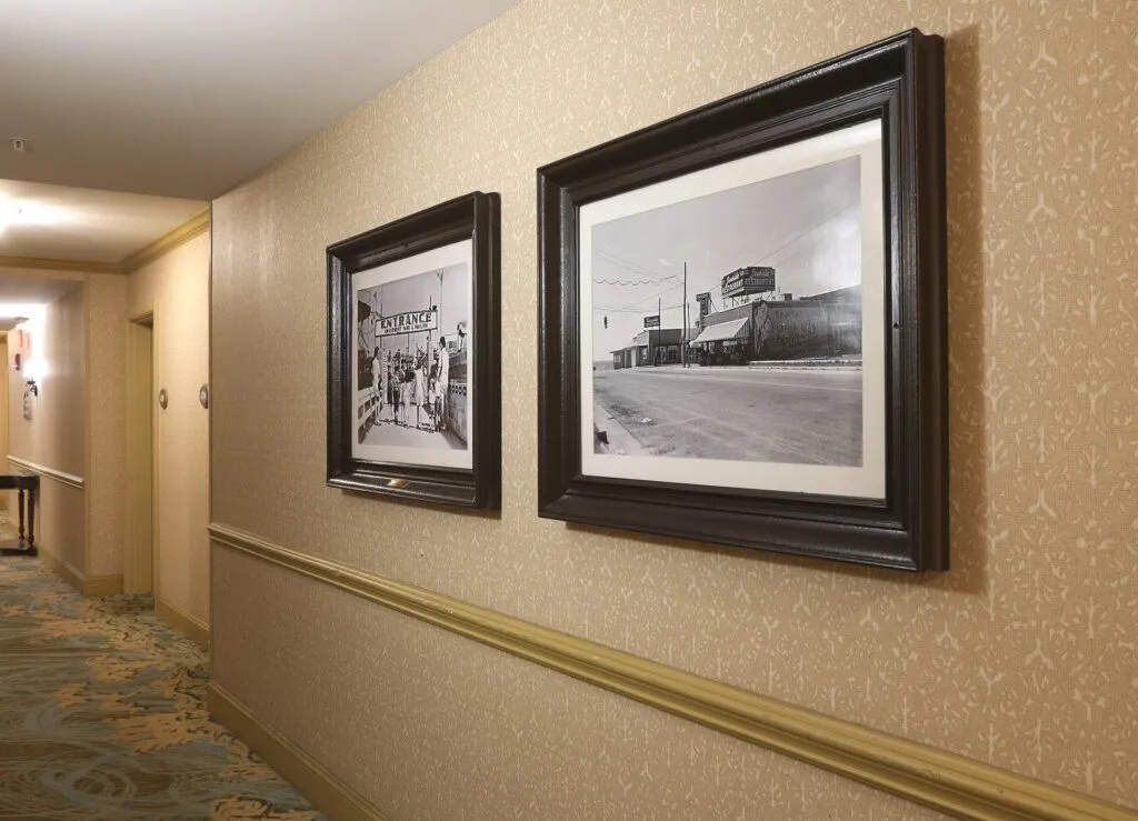 Artwork+B-W Photography-min