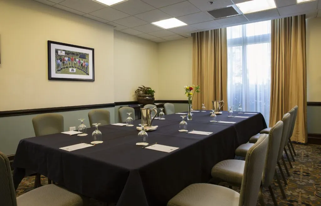 Big Break – Conference Style-Hi-min