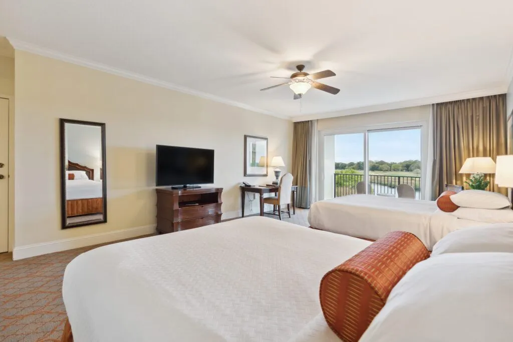 Studio-2 Queens + View-min