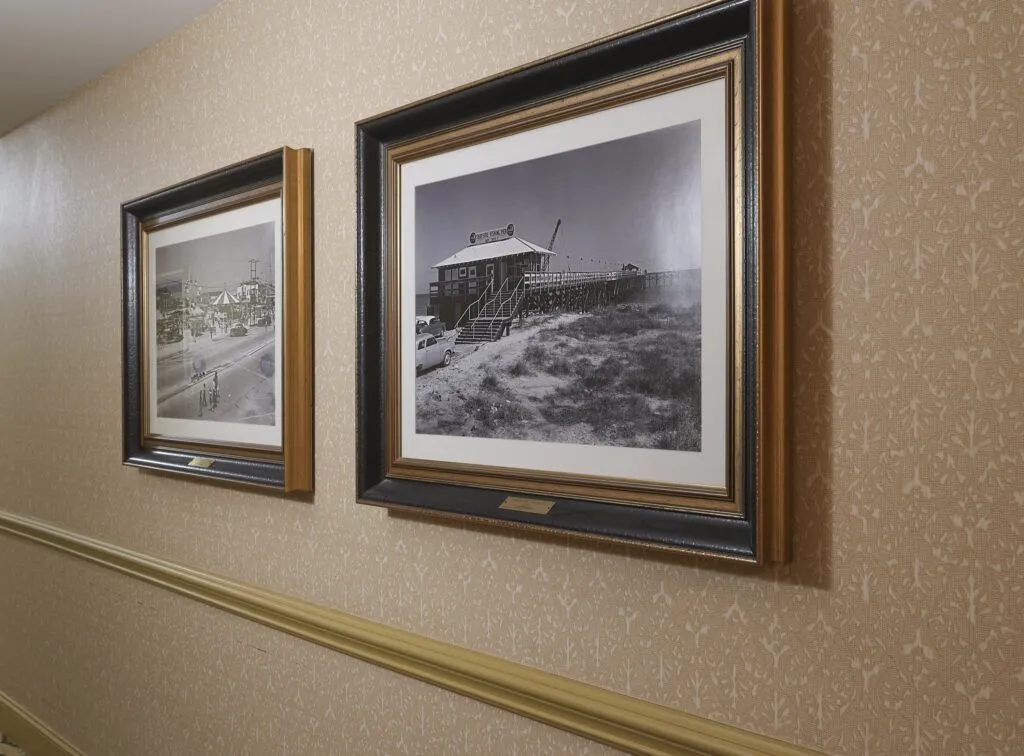 Artwork+B-W Photography (2)-min