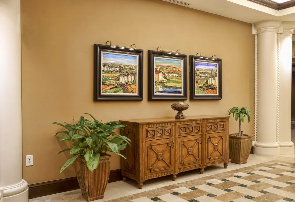 Artwork+Lobby+Italian Painting-min