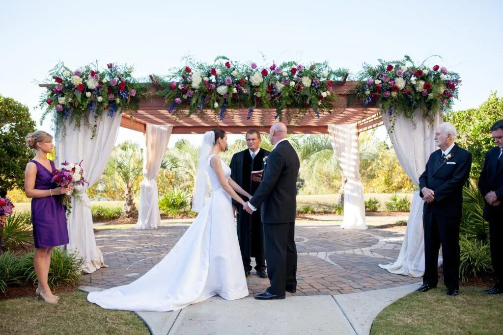 Grande Lawn_Ceremony_Brooke Christl-min