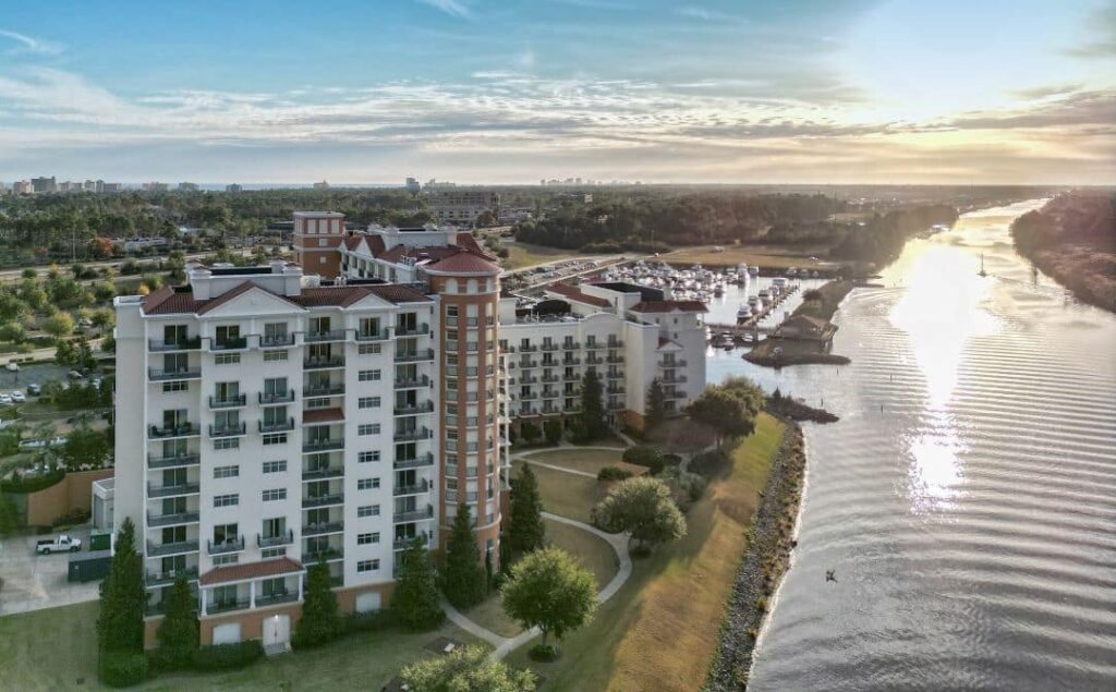 Exterior image of Marina Inn hotel
